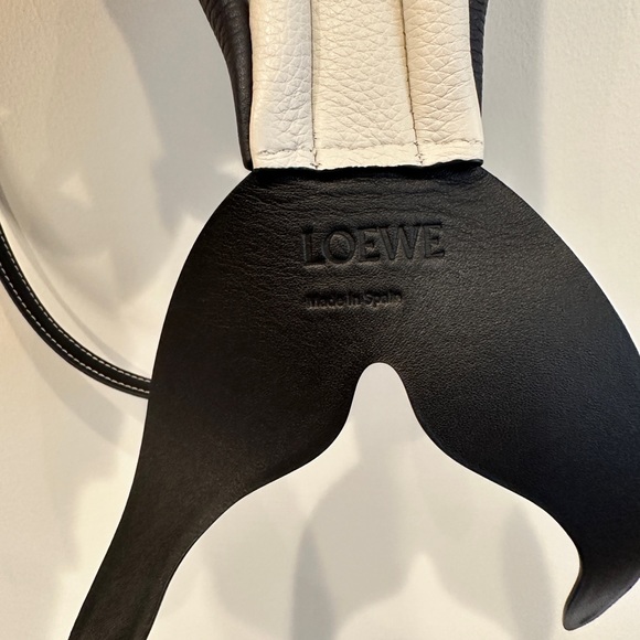 Loewe Leather Whale Bag - Picture 8 of 8